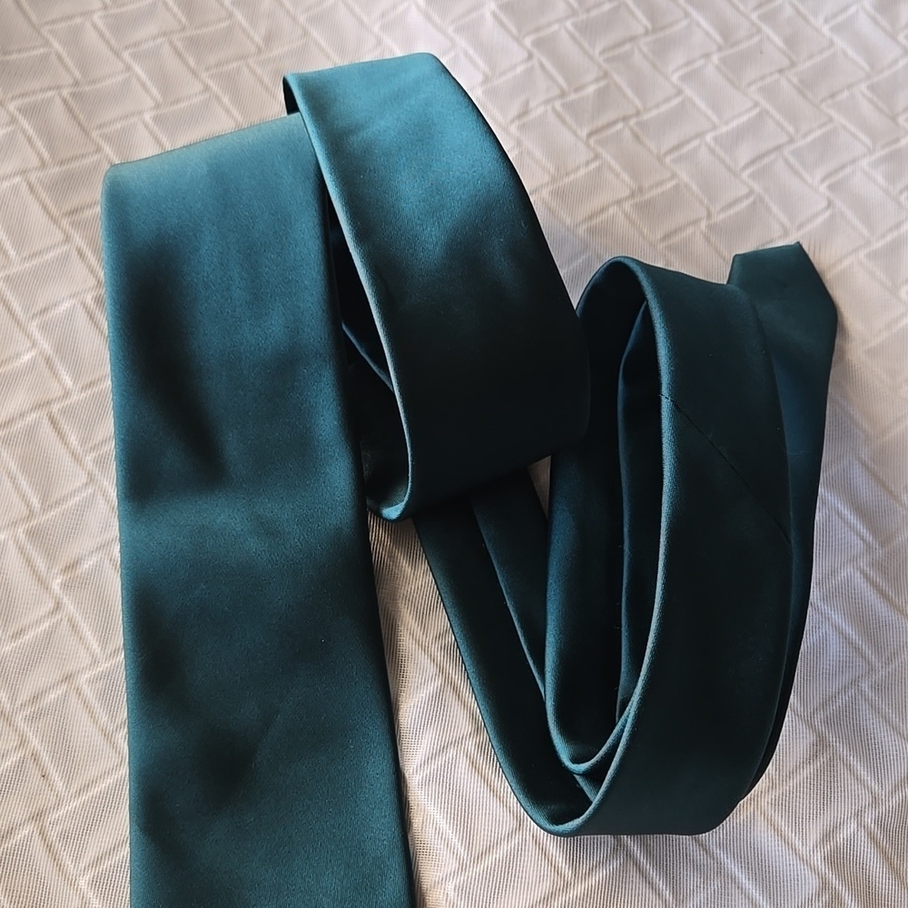 Michael Kors Tie - Picture 2 of 5